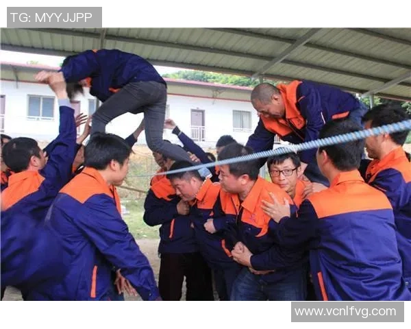 上海篮球队挑战赛团队协作表现分析与点评展现团结精神与战术配合 上海篮球队挑战赛团队协作表现分析与点评展现团结精神与战术配合